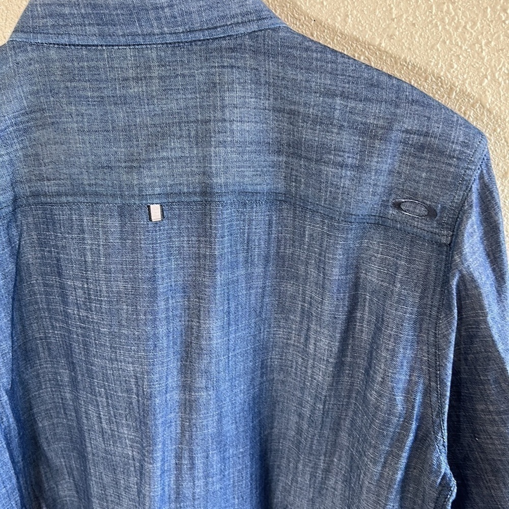 OAKLEY Casual Long Sleeve Button Up Shirt. - Picture 7 of 8
